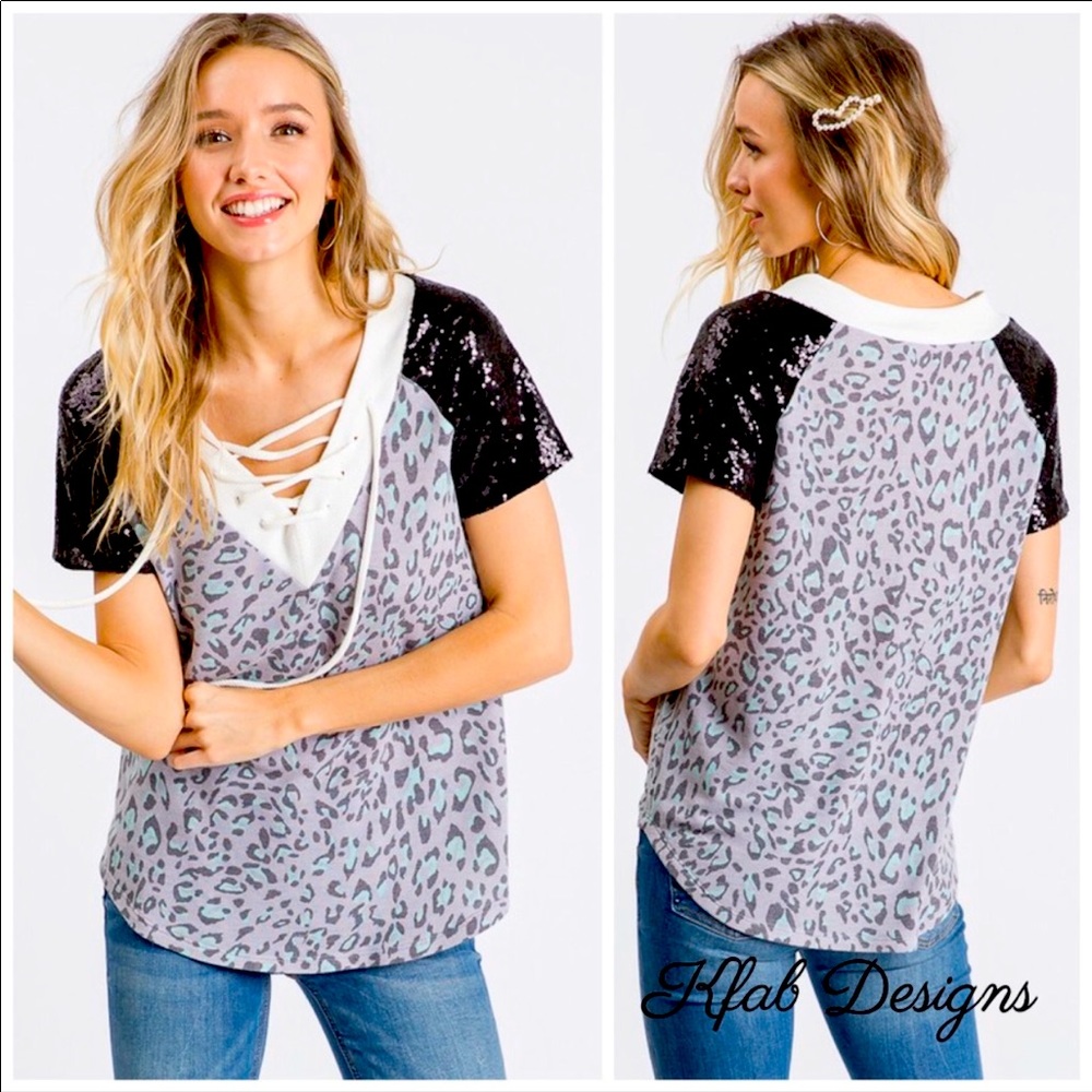 Gorgeous🔥animal print sequin sleeve t-w/lace up